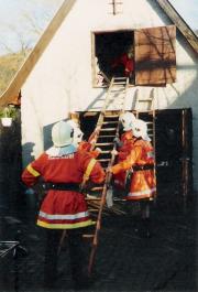 TH Personenrettung - Einsatzbericht 6 - 1995 - 16.01.1995 14:20, Bad Doberan, Schillerstrae, 40 min