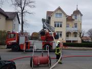 (c) Feuerwehren aus MV - Brand Gebude - Einsatzbericht 36 - 2017 - 20.04.2017 19:45, Ostseebad Khlungsborn, Friedrich-Borgwardt-Strae, 55 min