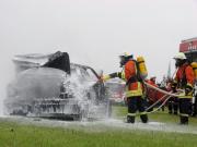 Vorfhrung Druckluftschaumanlage - Tag der Feuerwehr voller Erfolg