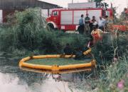 TH Öl auf Gewässer - Einsatzbericht 76 - 1994 - 17.08.1994 17:00, Hastorf, Dorfstraße, 150 min