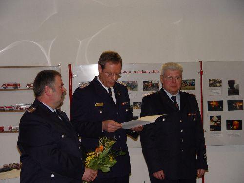 Ehrung fr 50 Jahre Mitgliedschaft in der Feuerwehr fr Willi Waligora - Jahreshauptversammlung 2006