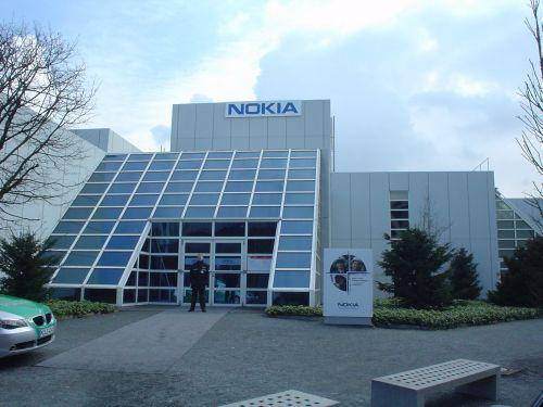 Extra Messe Halle bei Nokia fr ihr Tetra Netz - CeBIT 2005