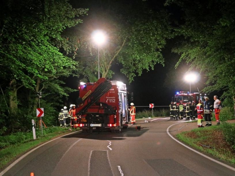 (c) Andreas Meyer, Die Unfallstelle liegt direkt in einer Kurve. - OZ: 20-Jhriger stirbt bei Unfall nahe Bad Doberan