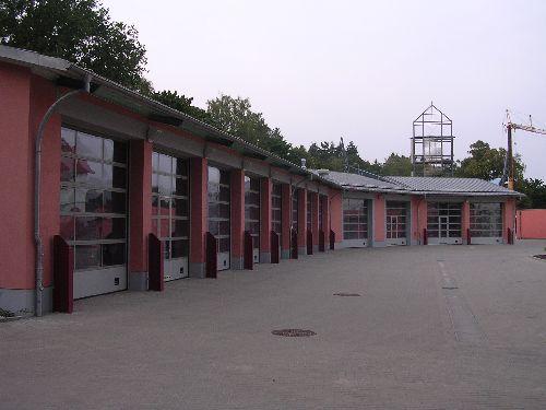 Fahrzeughalle mit dem Fuhrpark des LSBK MV - Gruppenfhrerlehrgang