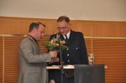 Stadtpräsident Stefan Krauleidis übergibt Auszeichnung - Ehrenamt geehrt