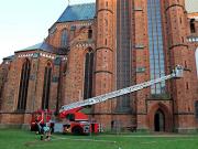 (c) Anja Levin, Die Freiwillige Feuerwehr Bad Doberan trainiert am Bad Doberaner Münster. - OZ: Übung im Münster: Doberaner Feuerwehr überprüft Brandschutz