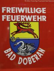 Htten sicherlich einige gleich draufgeklebt, Hoheitszeichen der FF Bad Doberan mit Stadtwappen - Ziegler Vorfhrfahrzeug zu Besuch