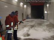 Die Waschhalle nach Einsatz von nassen CAFS-Schaum - Ziegler Vorfhrfahrzeug zu Besuch
